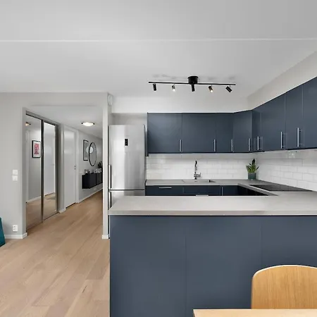 Light Threeroom Apartment, Sunny Patio And Free Parking Oslo
