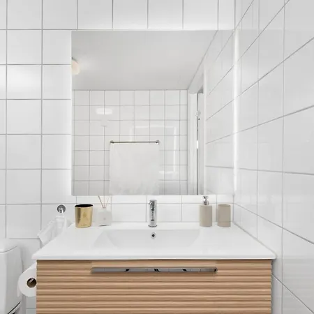 Light Threeroom Apartment, Sunny Patio And Free Parking Oslo