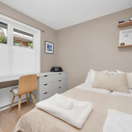 Light Threeroom Apartment, Sunny Patio And Free Parking