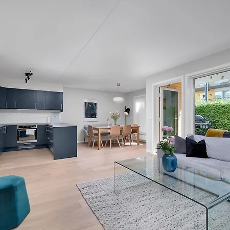 Light Threeroom Apartment, Sunny Patio And Free Parking *